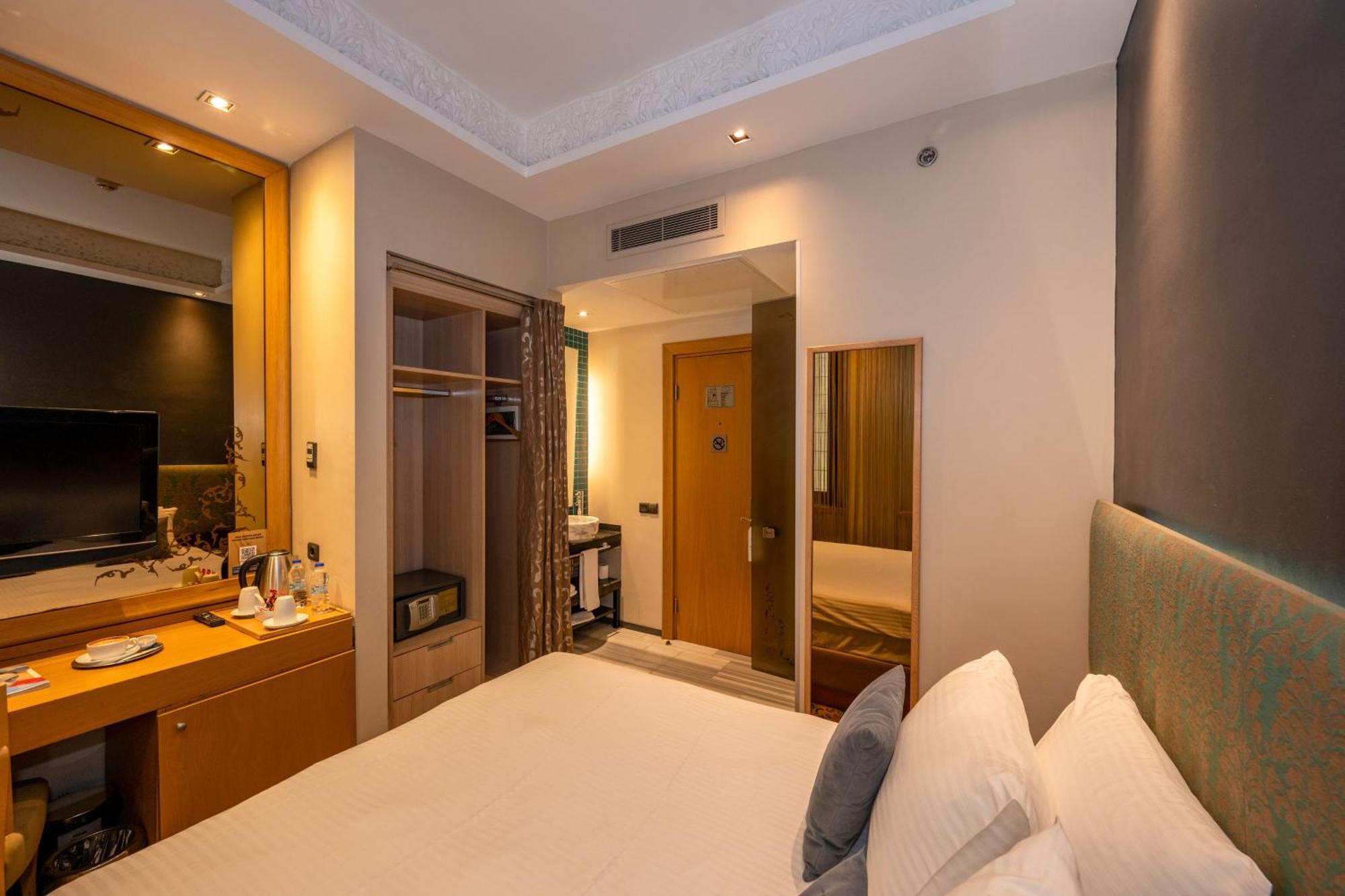 Pera Tulip Hotel & Spa Istambul Extérieur photo