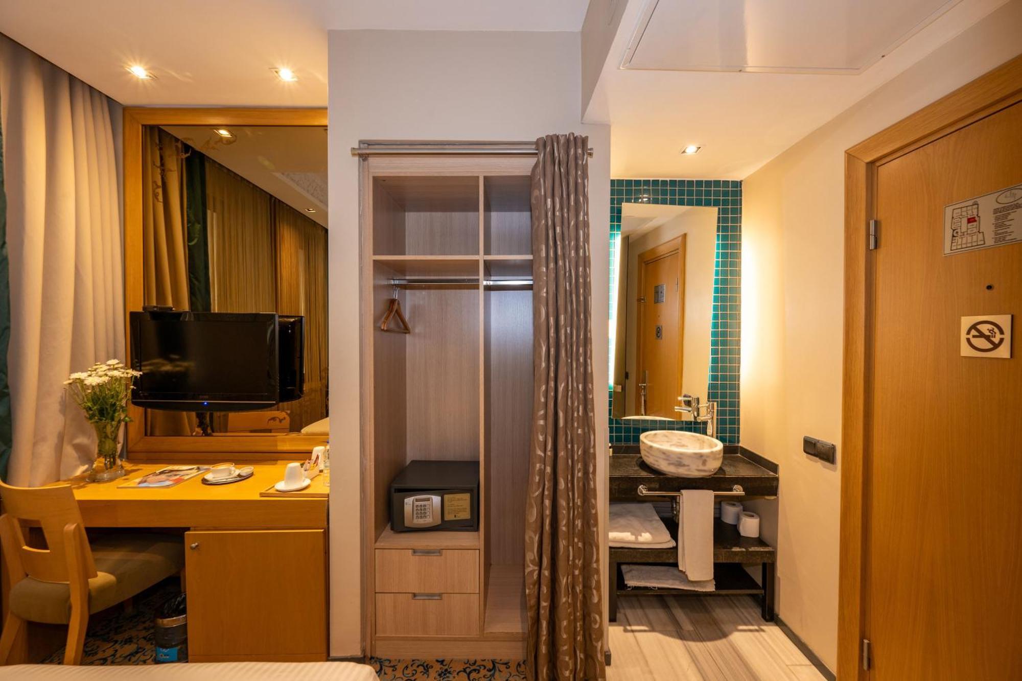 Pera Tulip Hotel & Spa Istambul Extérieur photo