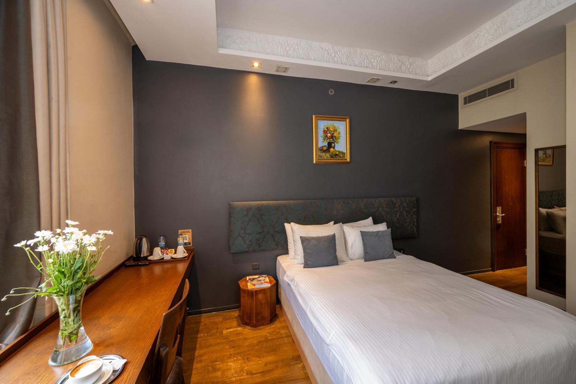 Pera Tulip Hotel & Spa Istambul Extérieur photo