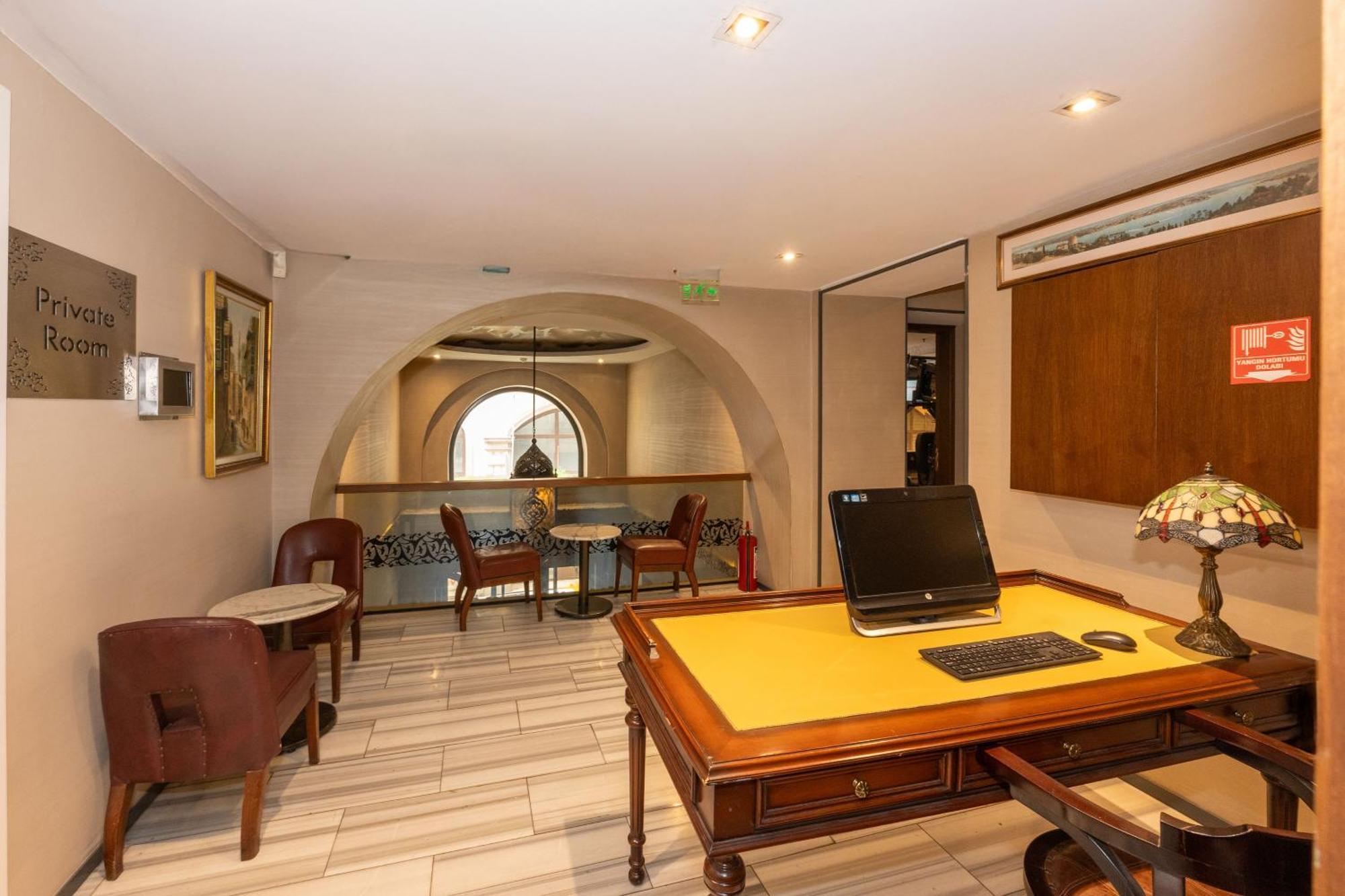 Pera Tulip Hotel & Spa Istambul Extérieur photo
